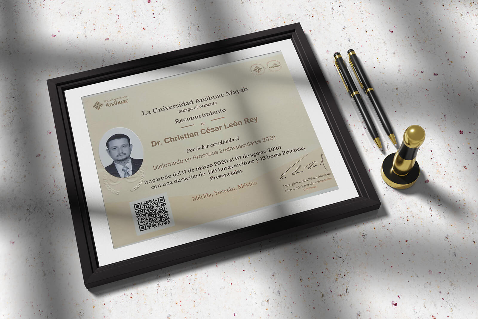Certificaciones del Dr. Christian León